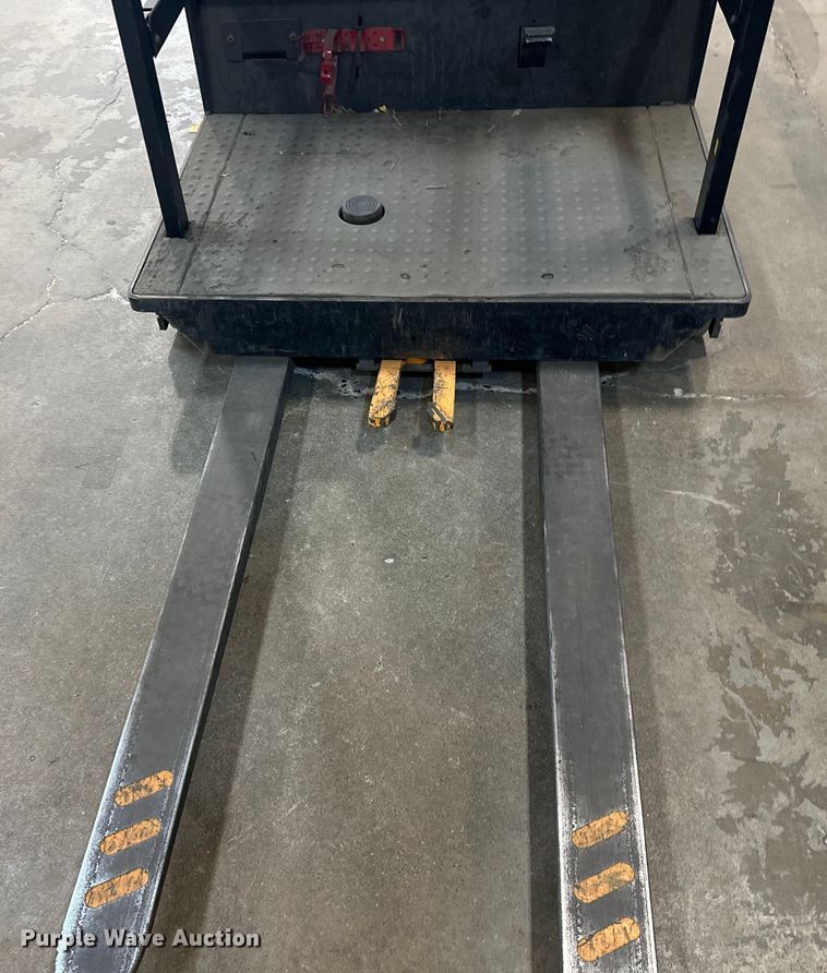 image for item DW4493 2016 Crown SP3520-30 order picker