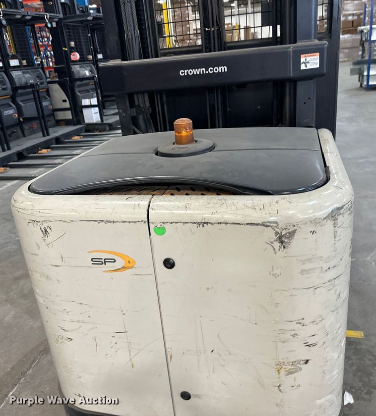 image for item DW4493 2016 Crown SP3520-30 order picker