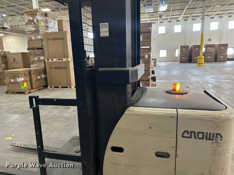 image for item DW4493 2016 Crown SP3520-30 order picker