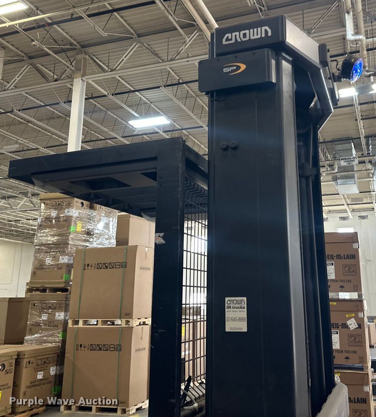 image for item DW4493 2016 Crown SP3520-30 order picker