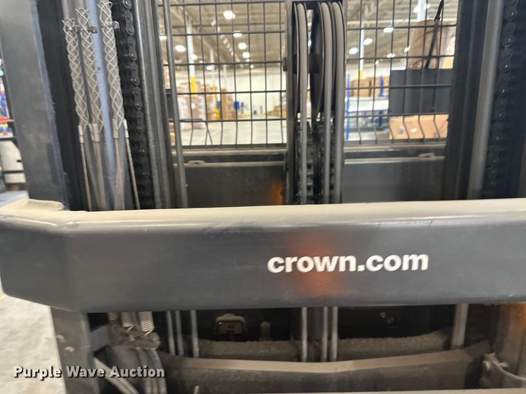 image for item DW4493 2016 Crown SP3520-30 order picker