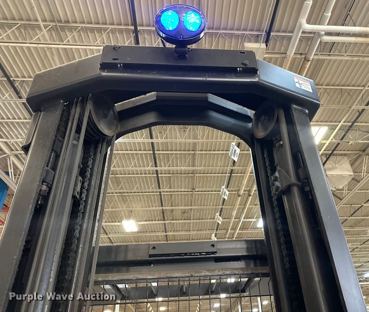 image for item DW4493 2016 Crown SP3520-30 order picker