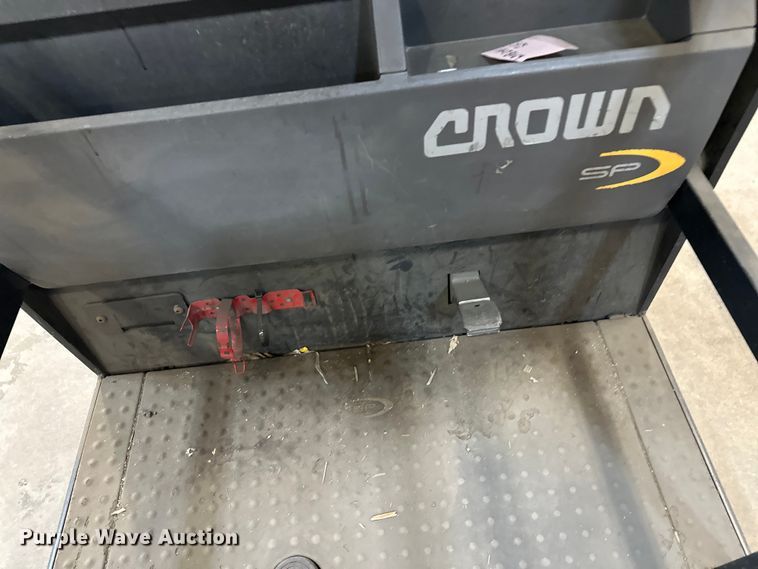 image for item DW4493 2016 Crown SP3520-30 order picker