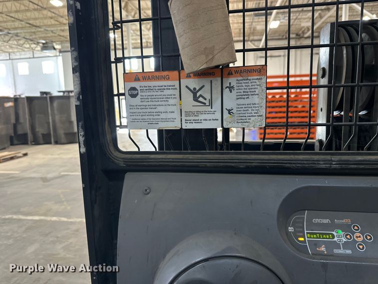 image for item DW4493 2016 Crown SP3520-30 order picker