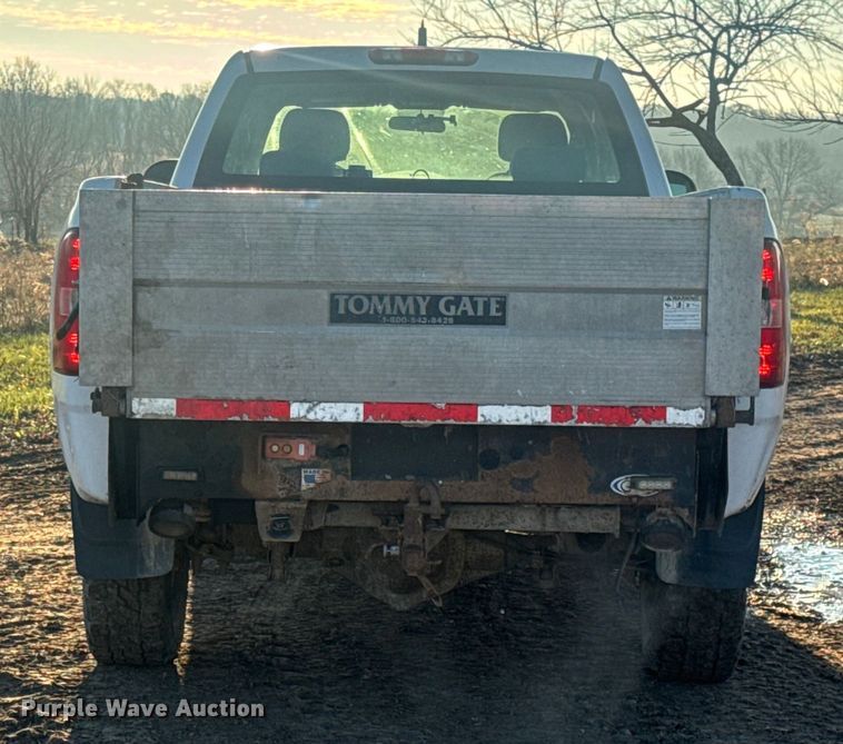 image for item DW6721 2007 Chevrolet Silverado 3500HD Crew Cab pickup truck