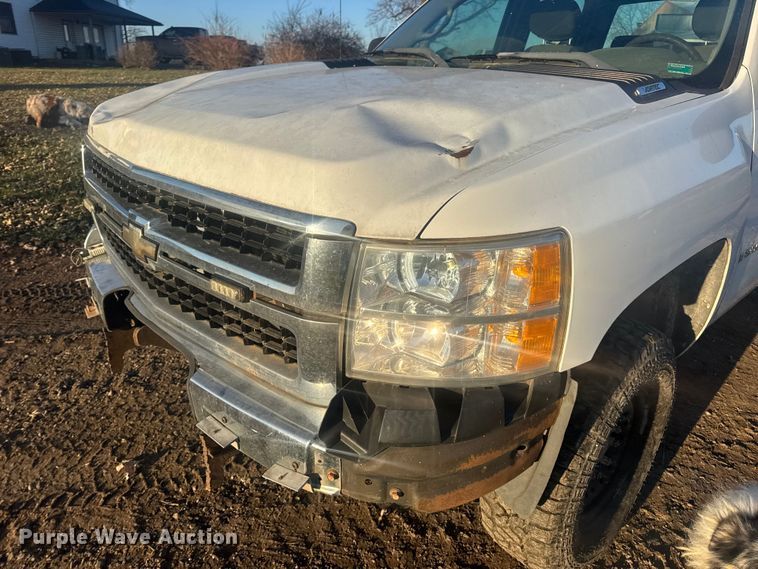 image for item DW6721 2007 Chevrolet Silverado 3500HD Crew Cab pickup truck