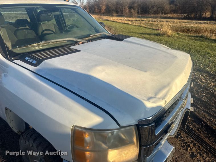 image for item DW6721 2007 Chevrolet Silverado 3500HD Crew Cab pickup truck