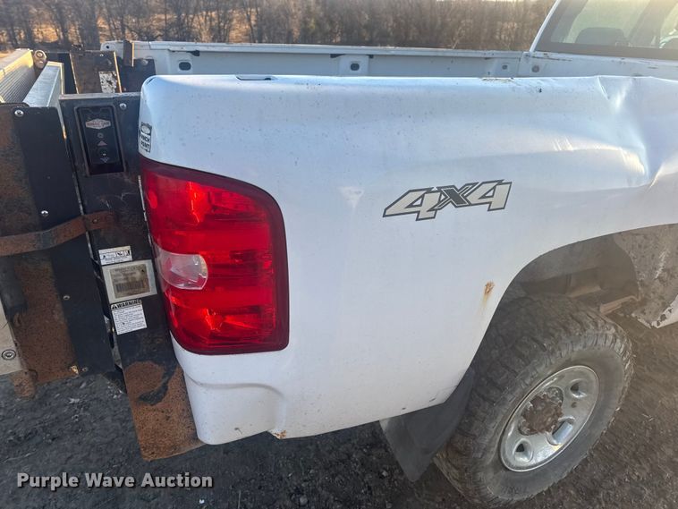 image for item DW6721 2007 Chevrolet Silverado 3500HD Crew Cab pickup truck