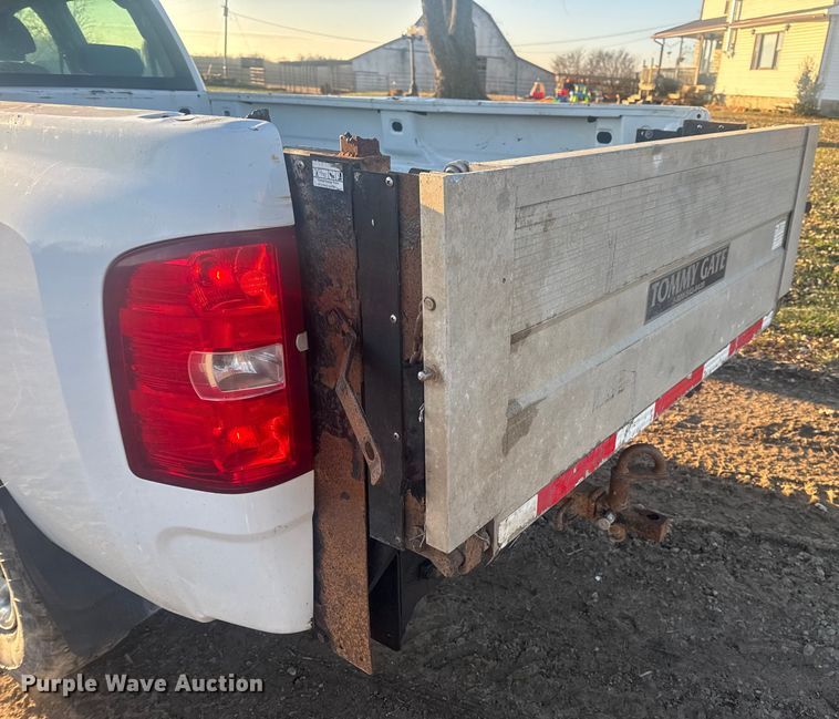 image for item DW6721 2007 Chevrolet Silverado 3500HD Crew Cab pickup truck