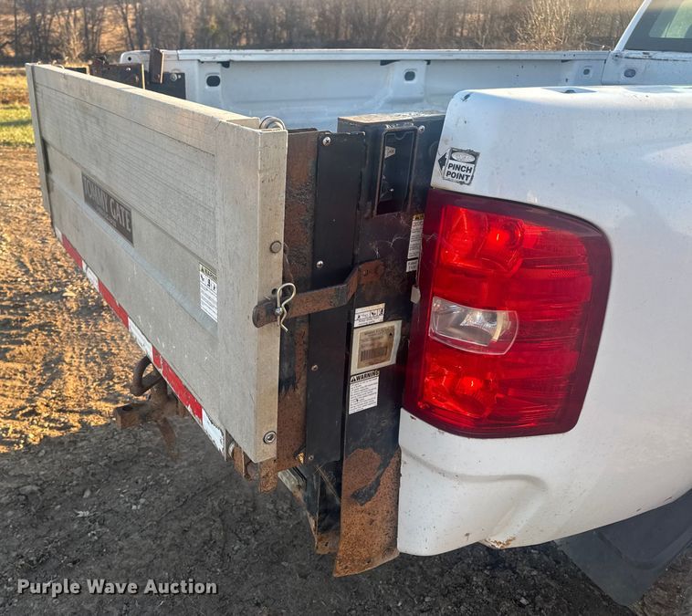 image for item DW6721 2007 Chevrolet Silverado 3500HD Crew Cab pickup truck