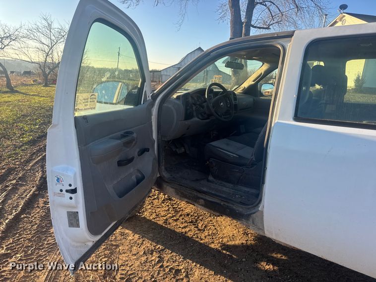 image for item DW6721 2007 Chevrolet Silverado 3500HD Crew Cab pickup truck