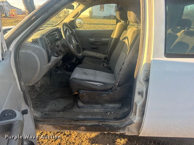 image for item DW6721 2007 Chevrolet Silverado 3500HD Crew Cab pickup truck