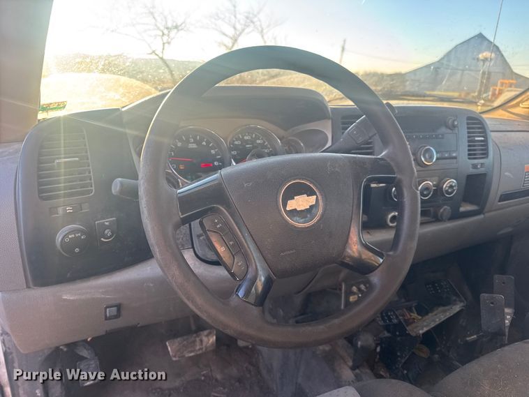 image for item DW6721 2007 Chevrolet Silverado 3500HD Crew Cab pickup truck