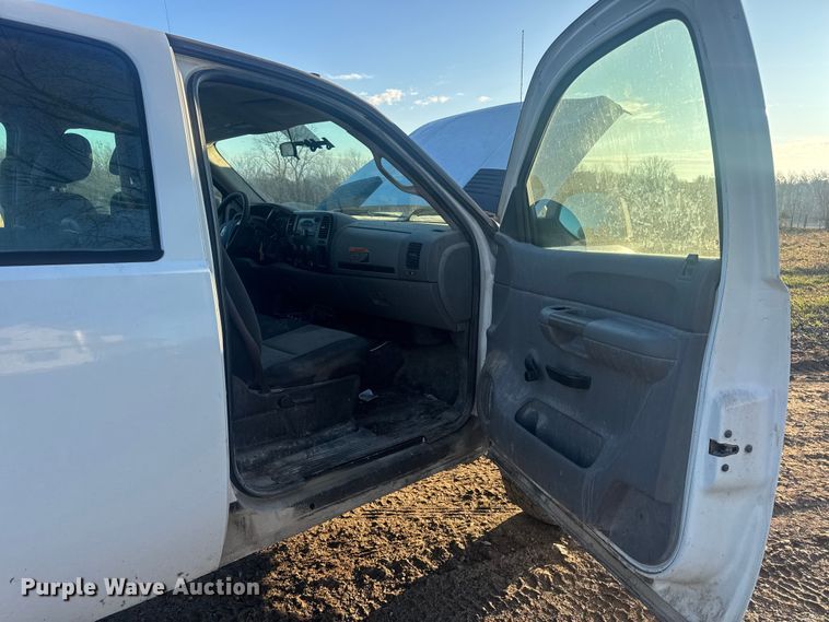image for item DW6721 2007 Chevrolet Silverado 3500HD Crew Cab pickup truck
