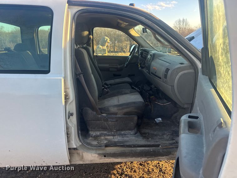 image for item DW6721 2007 Chevrolet Silverado 3500HD Crew Cab pickup truck