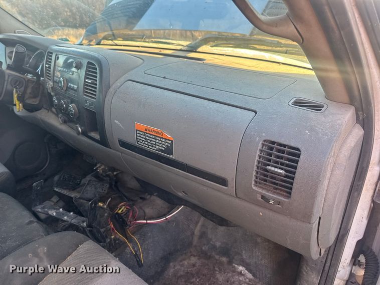 image for item DW6721 2007 Chevrolet Silverado 3500HD Crew Cab pickup truck