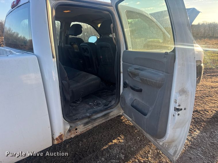 image for item DW6721 2007 Chevrolet Silverado 3500HD Crew Cab pickup truck