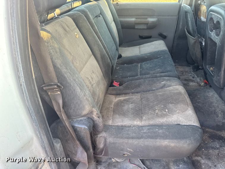 image for item DW6721 2007 Chevrolet Silverado 3500HD Crew Cab pickup truck