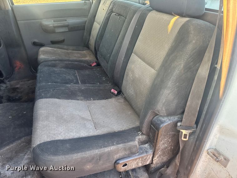 image for item DW6721 2007 Chevrolet Silverado 3500HD Crew Cab pickup truck