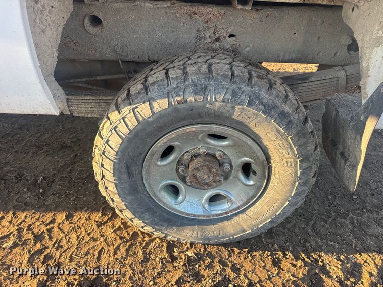 image for item DW6721 2007 Chevrolet Silverado 3500HD Crew Cab pickup truck