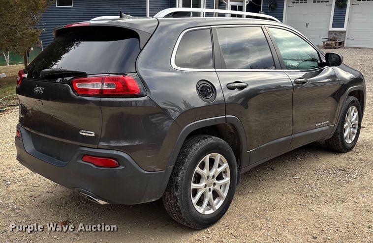 image for item DW7386 2016 Jeep Cherokee SUV