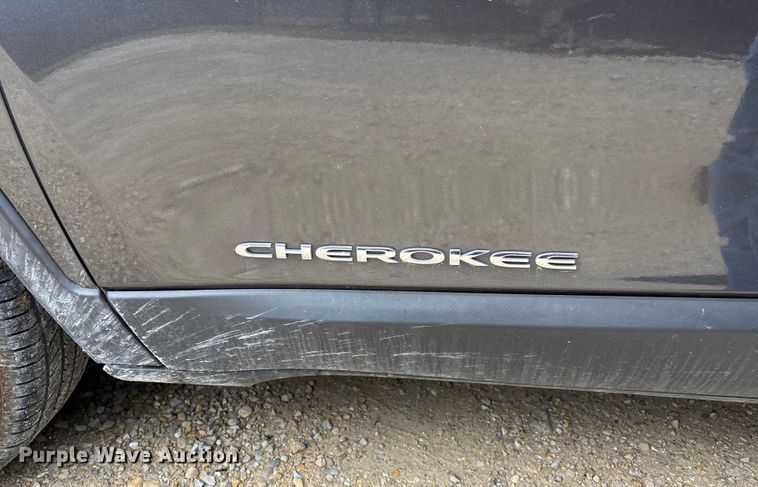 image for item DW7386 2016 Jeep Cherokee SUV