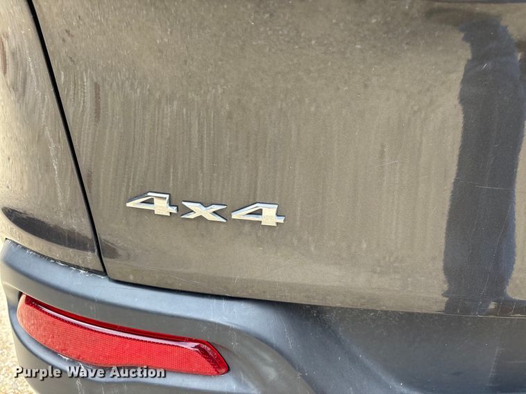 image for item DW7386 2016 Jeep Cherokee SUV