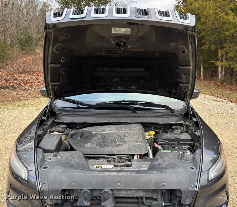 image for item DW7386 2016 Jeep Cherokee SUV