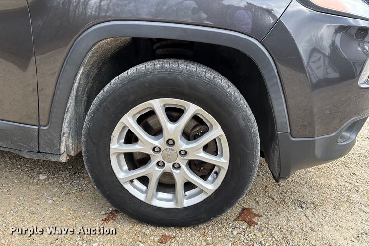 image for item DW7386 2016 Jeep Cherokee SUV