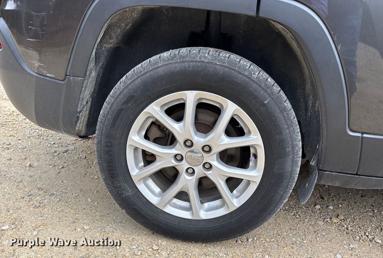 image for item DW7386 2016 Jeep Cherokee SUV