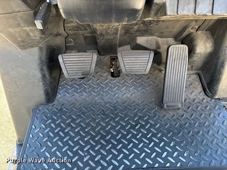 image for item DX5939 2017 UniCarriers CFS40 forklift