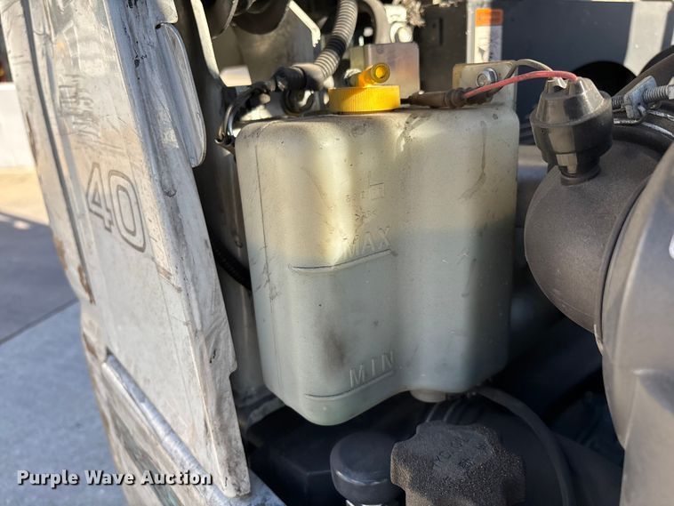 image for item DX5939 2017 UniCarriers CFS40 forklift