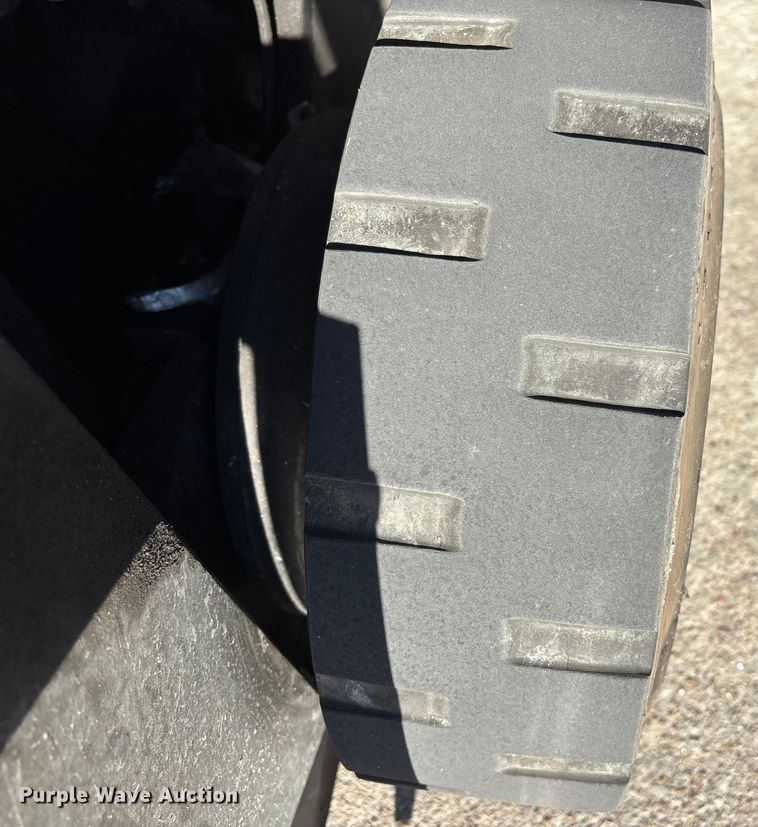 image for item DX5939 2017 UniCarriers CFS40 forklift