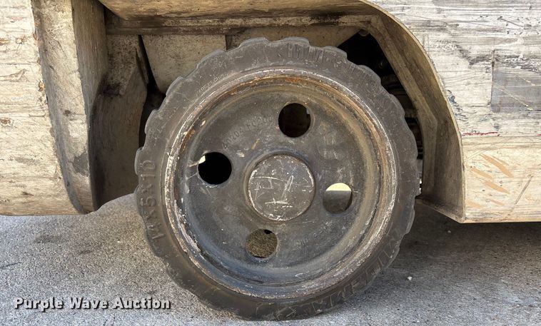 image for item DX5939 2017 UniCarriers CFS40 forklift