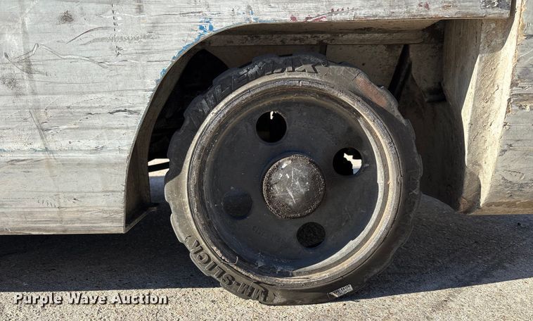 image for item DX5939 2017 UniCarriers CFS40 forklift