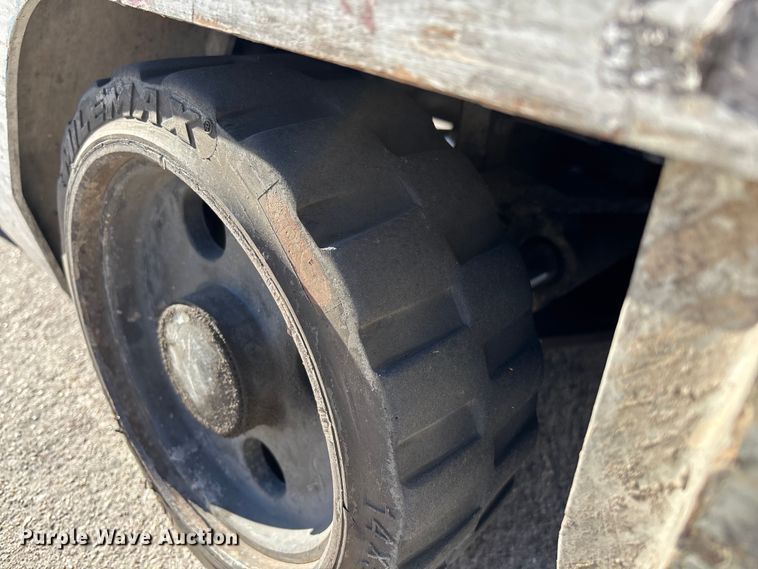 image for item DX5939 2017 UniCarriers CFS40 forklift