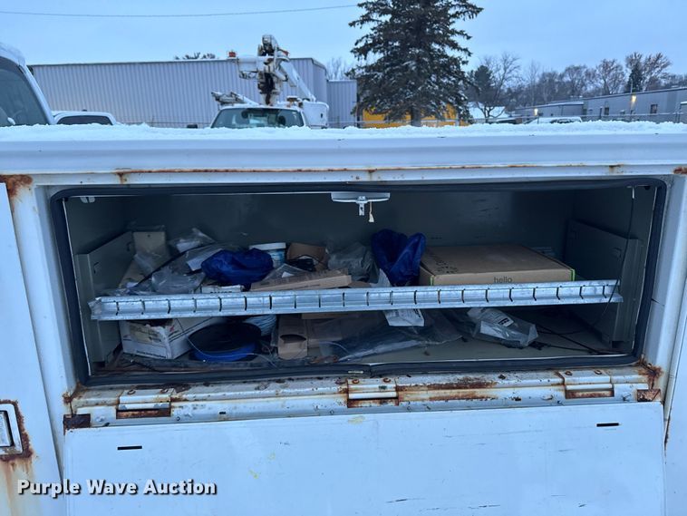 image for item EA2133 2008 Ford F250 Super Duty XL utility bed pickup truck