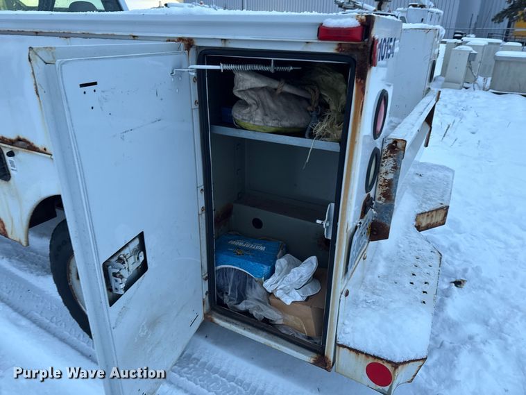 image for item EA2133 2008 Ford F250 Super Duty XL utility bed pickup truck