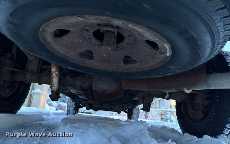 image for item EA2133 2008 Ford F250 Super Duty XL utility bed pickup truck