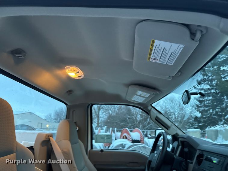 image for item EA2133 2008 Ford F250 Super Duty XL utility bed pickup truck