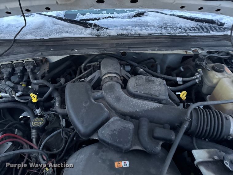 image for item EA2133 2008 Ford F250 Super Duty XL utility bed pickup truck