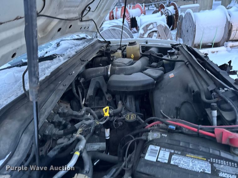 image for item EA2133 2008 Ford F250 Super Duty XL utility bed pickup truck