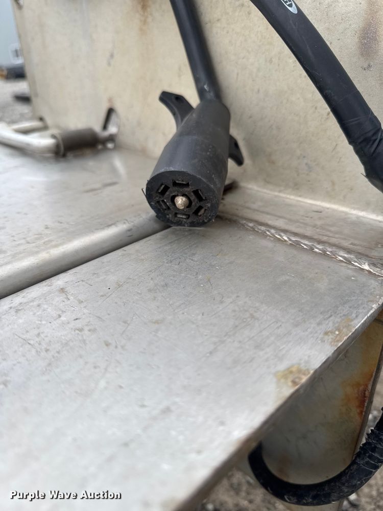 image for item EA2214 Monroe spreader