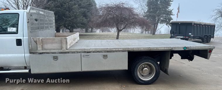 image for item EA2232 2008 Ford F550 flatbed truck