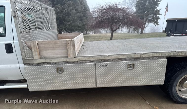 image for item EA2232 2008 Ford F550 flatbed truck