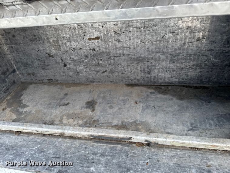 image for item EA2232 2008 Ford F550 flatbed truck