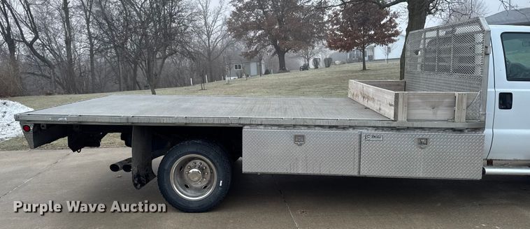 image for item EA2232 2008 Ford F550 flatbed truck