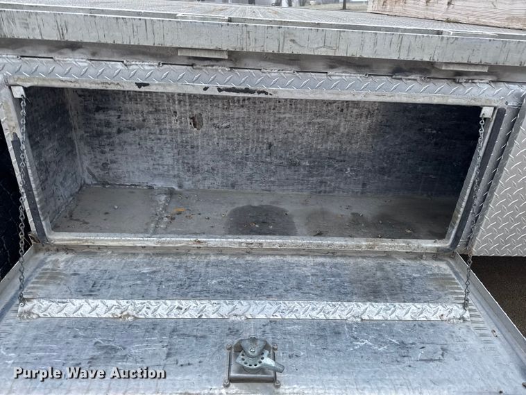 image for item EA2232 2008 Ford F550 flatbed truck