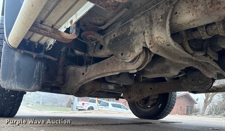 image for item EA2232 2008 Ford F550 flatbed truck