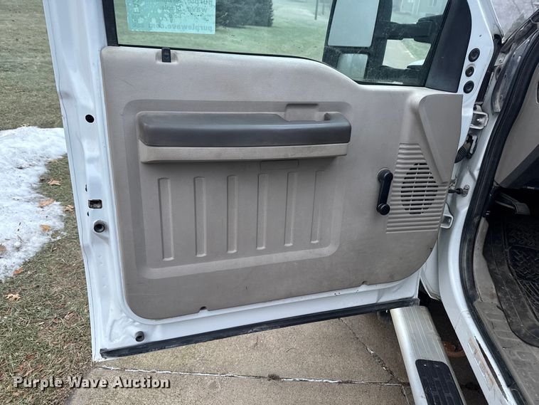 image for item EA2232 2008 Ford F550 flatbed truck